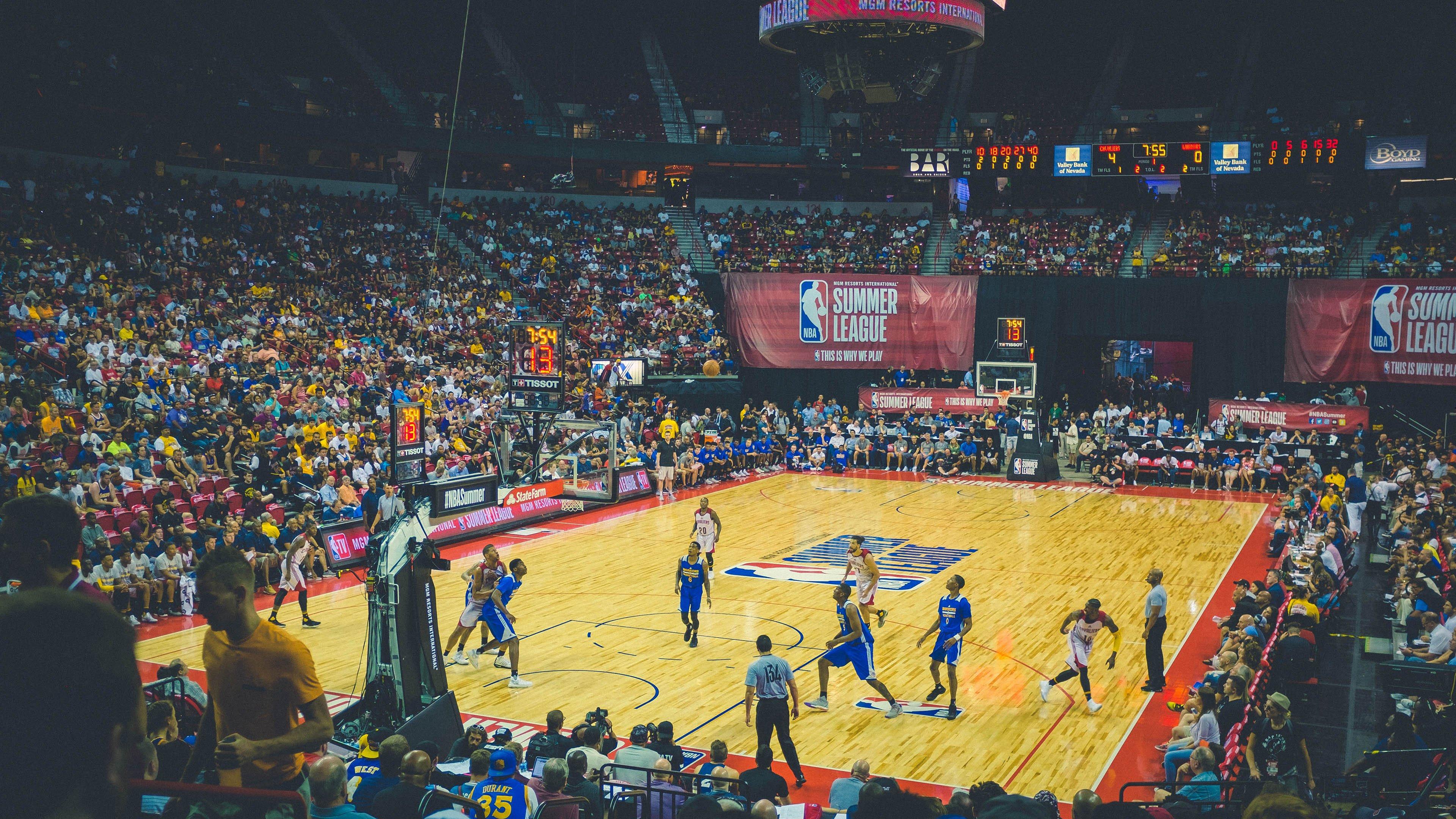 周琦15中11高效空砍26分13板2帽,正负值+6全队最高,拼尽全力虽败犹荣